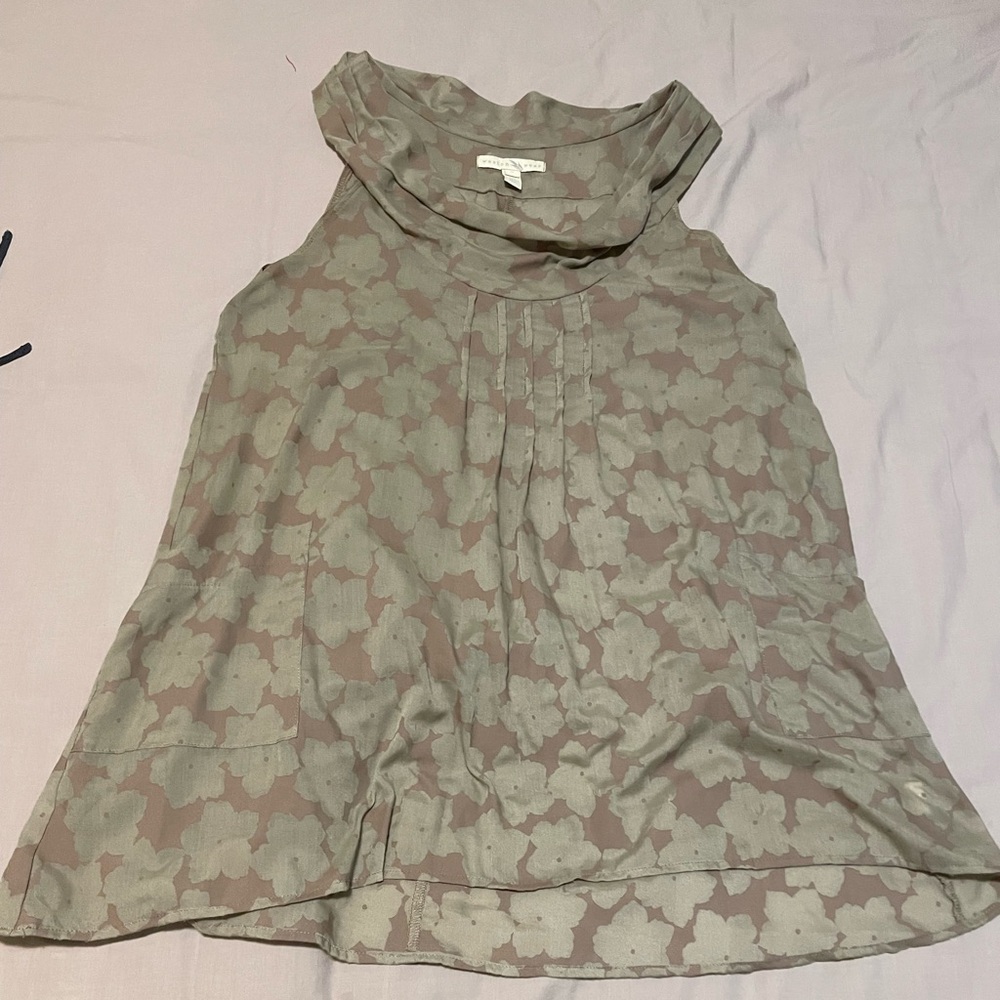 Weston Wear Floral Tank Top in Gray and Cream
